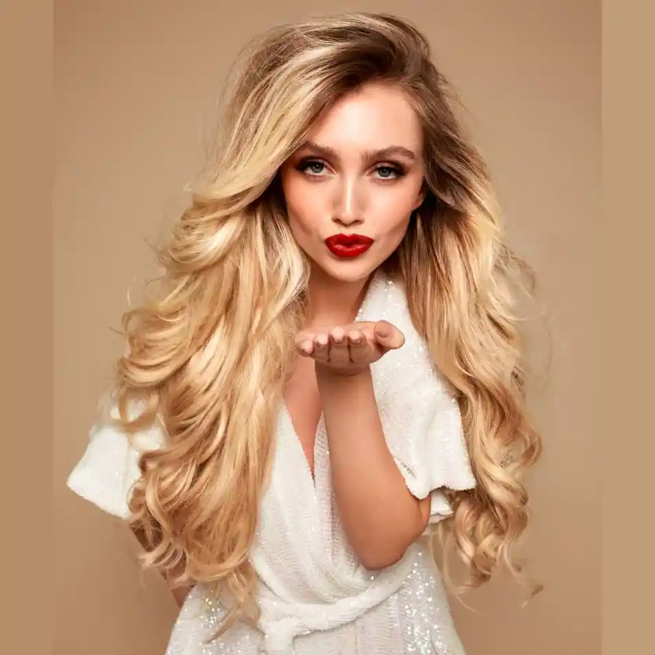 Femme avec de magnifique éxtensions