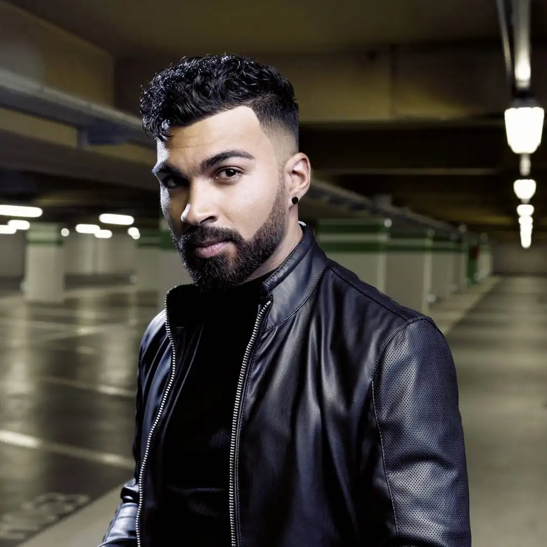 Homme avec une barbe parfaite